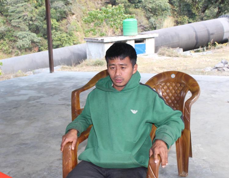 Bijayas handicap fik hans familie til at holde ham fysisk bundet i hjemmet – med hjælp fra Røde Kors  blev hans liv forandret 